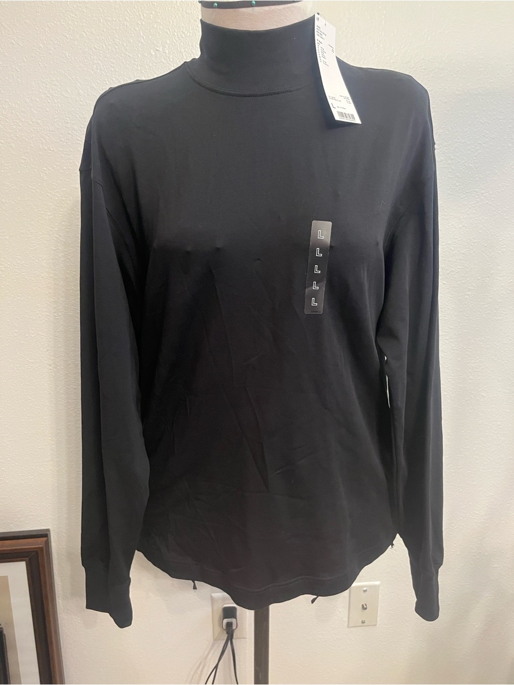 Uniqlo Women's Black Long-Sleeve Mock Turtle-Neck Sz L NWT
